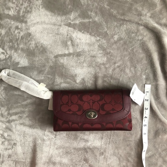 COACH WRISTLET CLUTCH PURSE - Picture 6 of 6